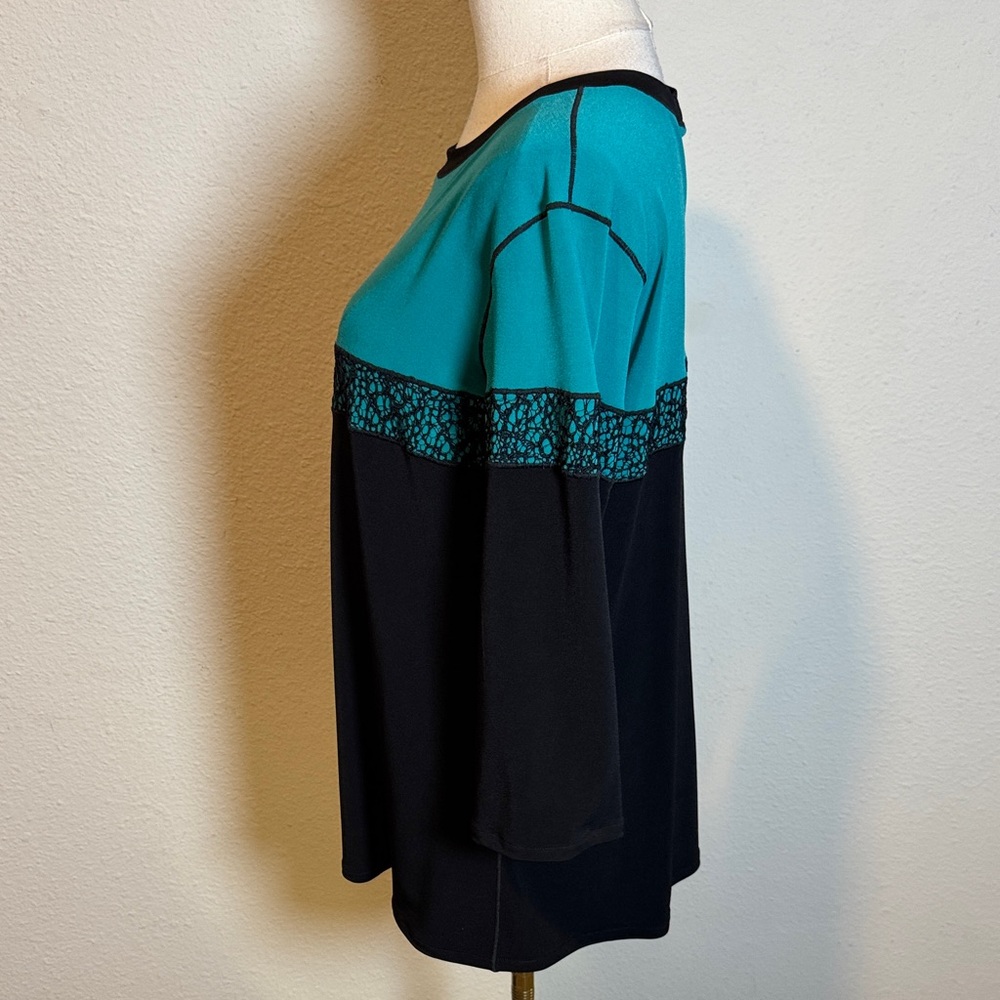 NWT Eva Varro 3/4 Sleeve Contrast Top Teal & Black Lace - Picture 3 of 8